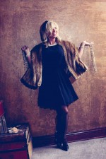 Элизабет Рейнерс: 640x960 / 151 Кб