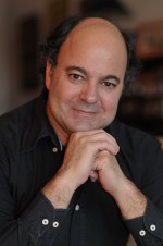 Мигелm Монтейру: 681x1024 / 69 Кб