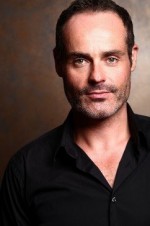 Кирон Эллиотт: 242x364 / 16 Кб