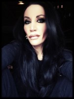 Деми Казанис: 768x1024 / 91 Кб