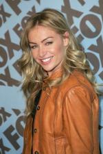 Порша де Росси: 267x400 / 28 Кб