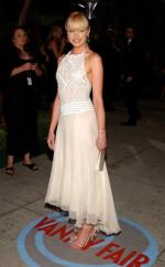 Порша де Росси: 248x400 / 20 Кб