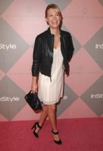 Дженьюэри Джонс: 273x400 / 21 Кб