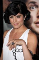 Сэльма Блэр: 260x400 / 20 Кб