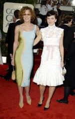 Мэгги Джилленхол: 255x400 / 27 Кб