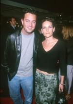 Мэттью Перри: 284x400 / 20 Кб