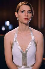 Клэр Дэйнс: 1345x2048 / 388 Кб