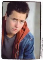 Кеану Пиреш: 190x265 / 6.9 Кб