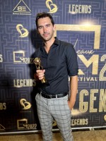 Джои Хэйворт: 768x1024 / 105 Кб