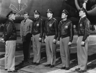 Фото - Тридцать секунд над Токио: 322x247 / 20 Кб