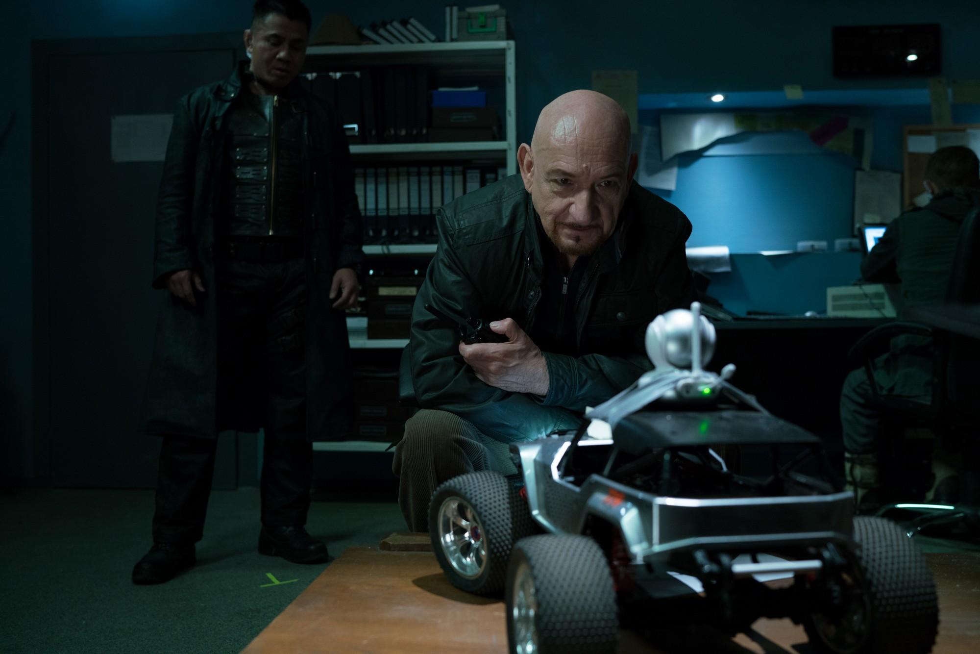 Фото - Охранник: 2000x1334 / 138.43 Кб