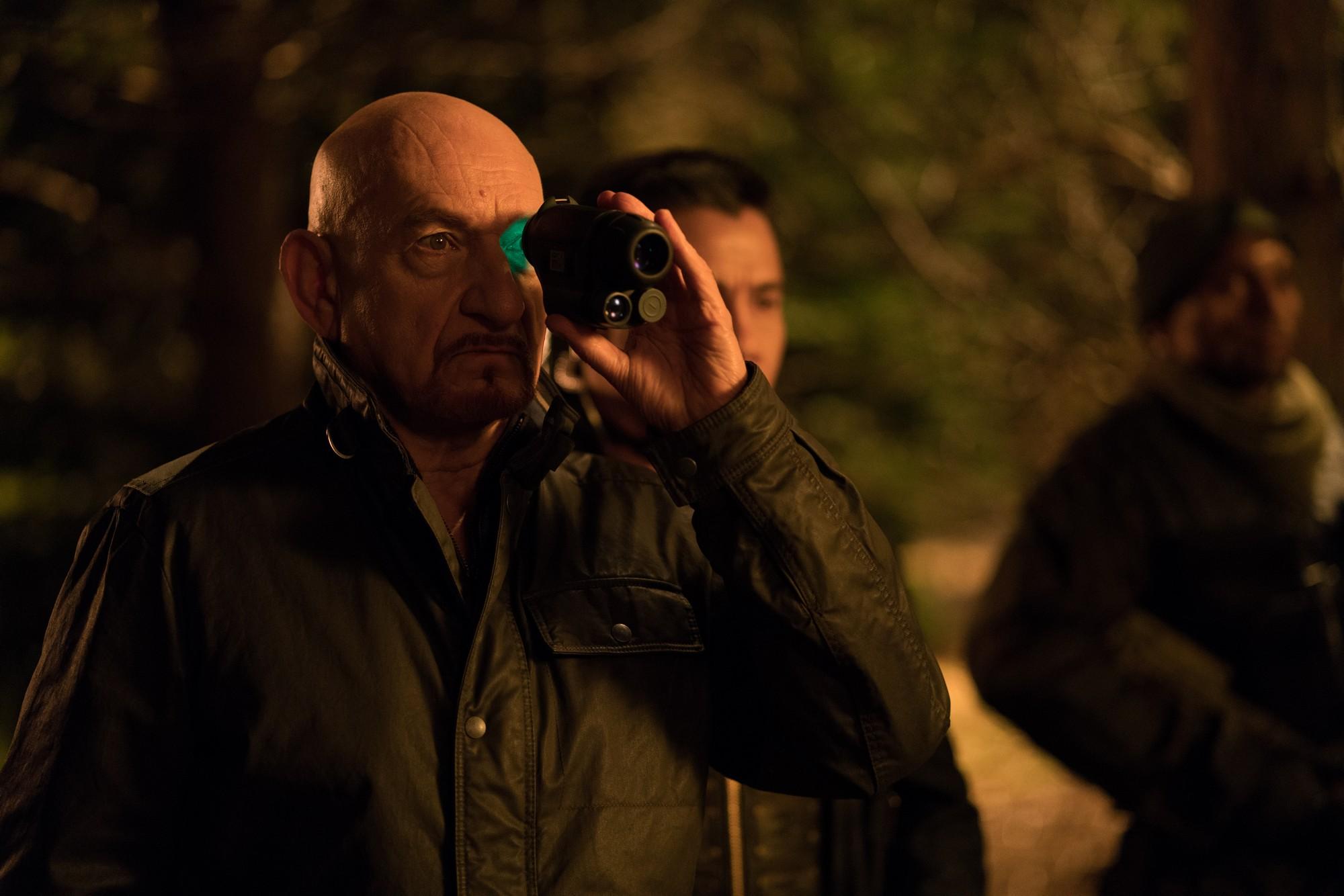 Фото - Охранник: 2000x1334 / 137.38 Кб