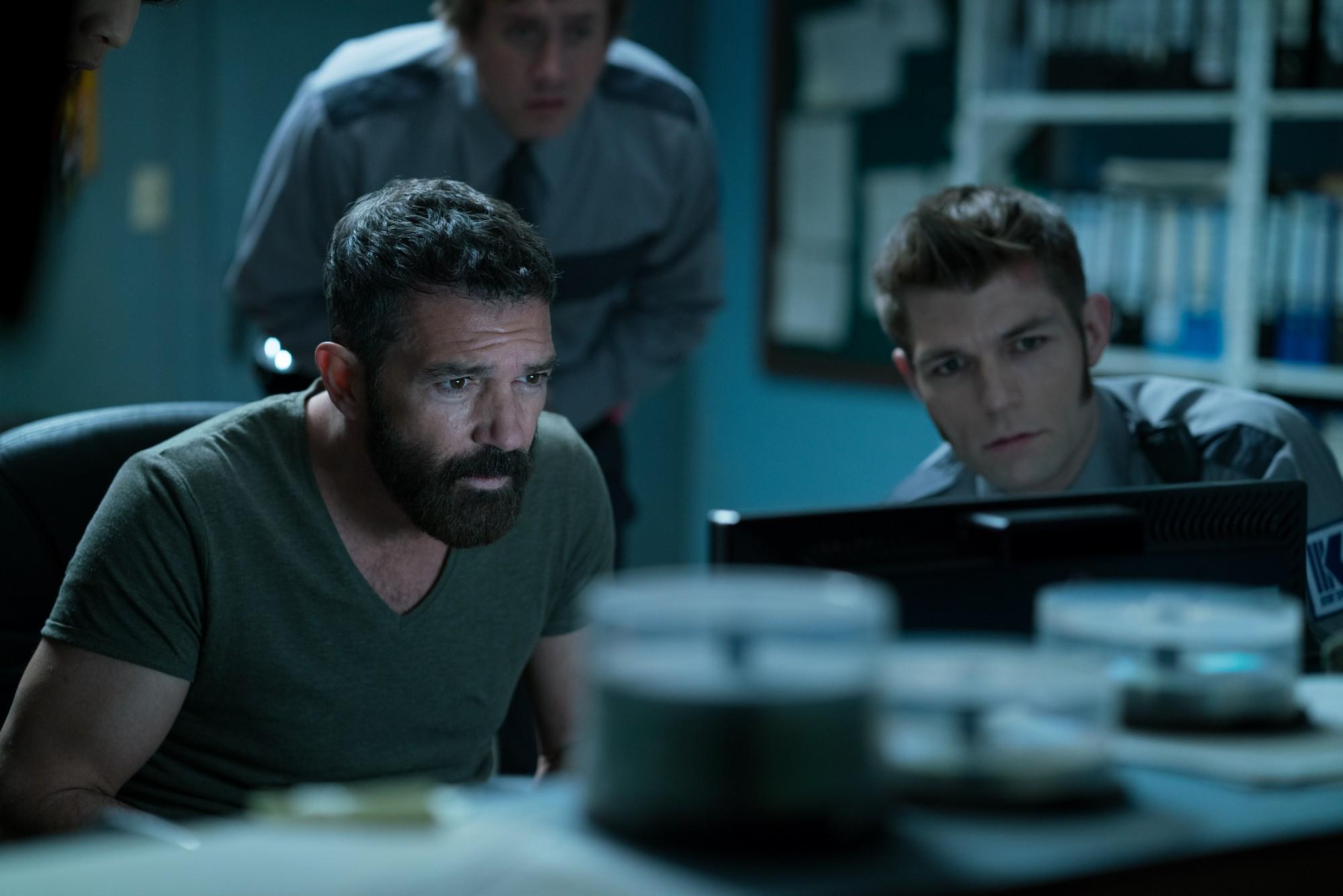 Фото - Охранник: 2000x1334 / 141.68 Кб