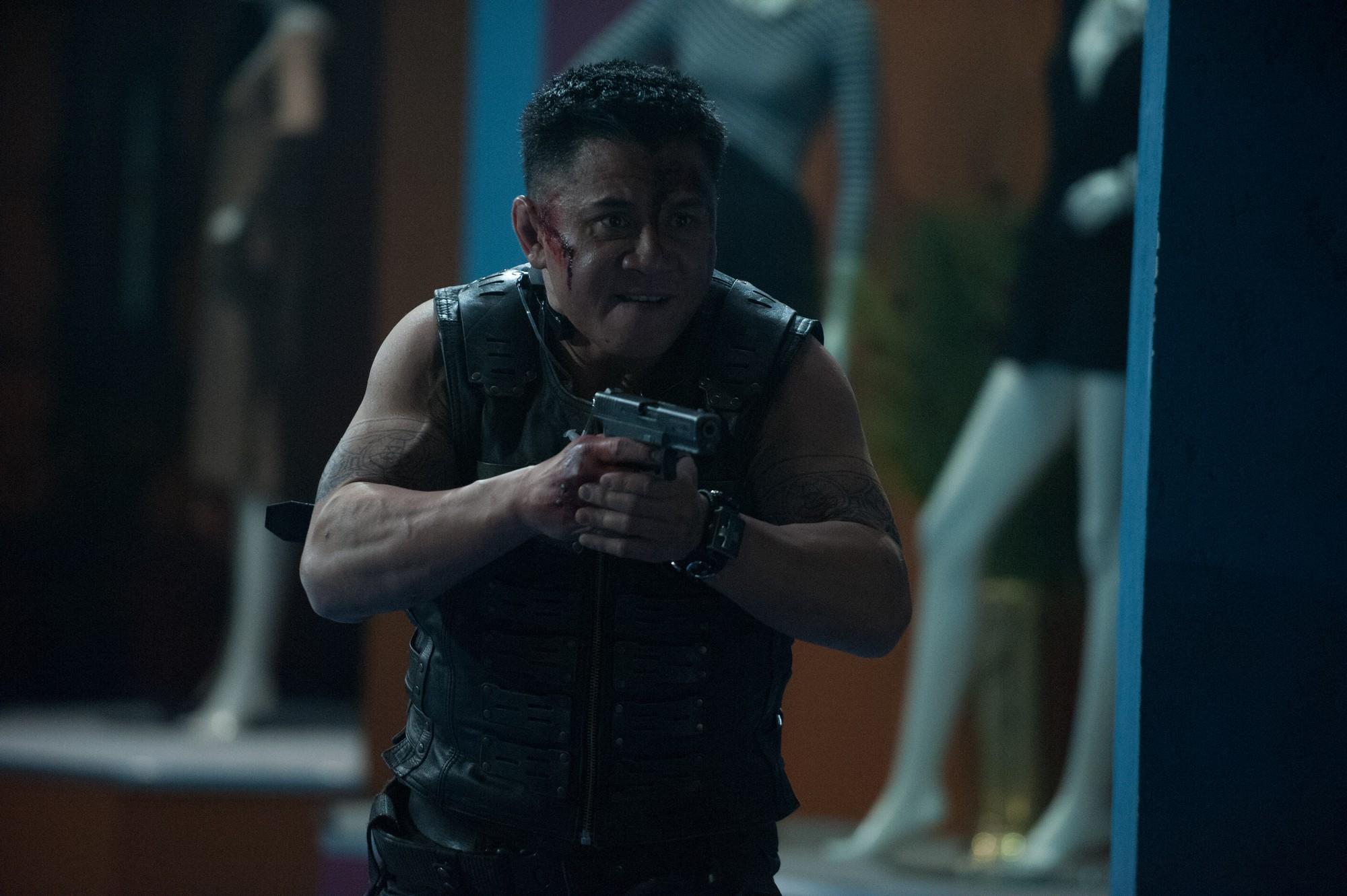 Фото - Охранник: 2000x1331 / 182.17 Кб