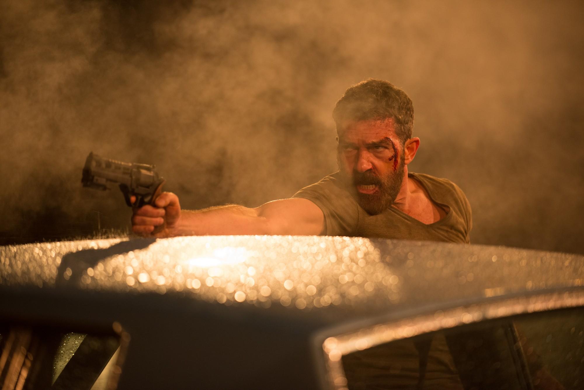 Фото - Охранник: 2000x1335 / 134.83 Кб