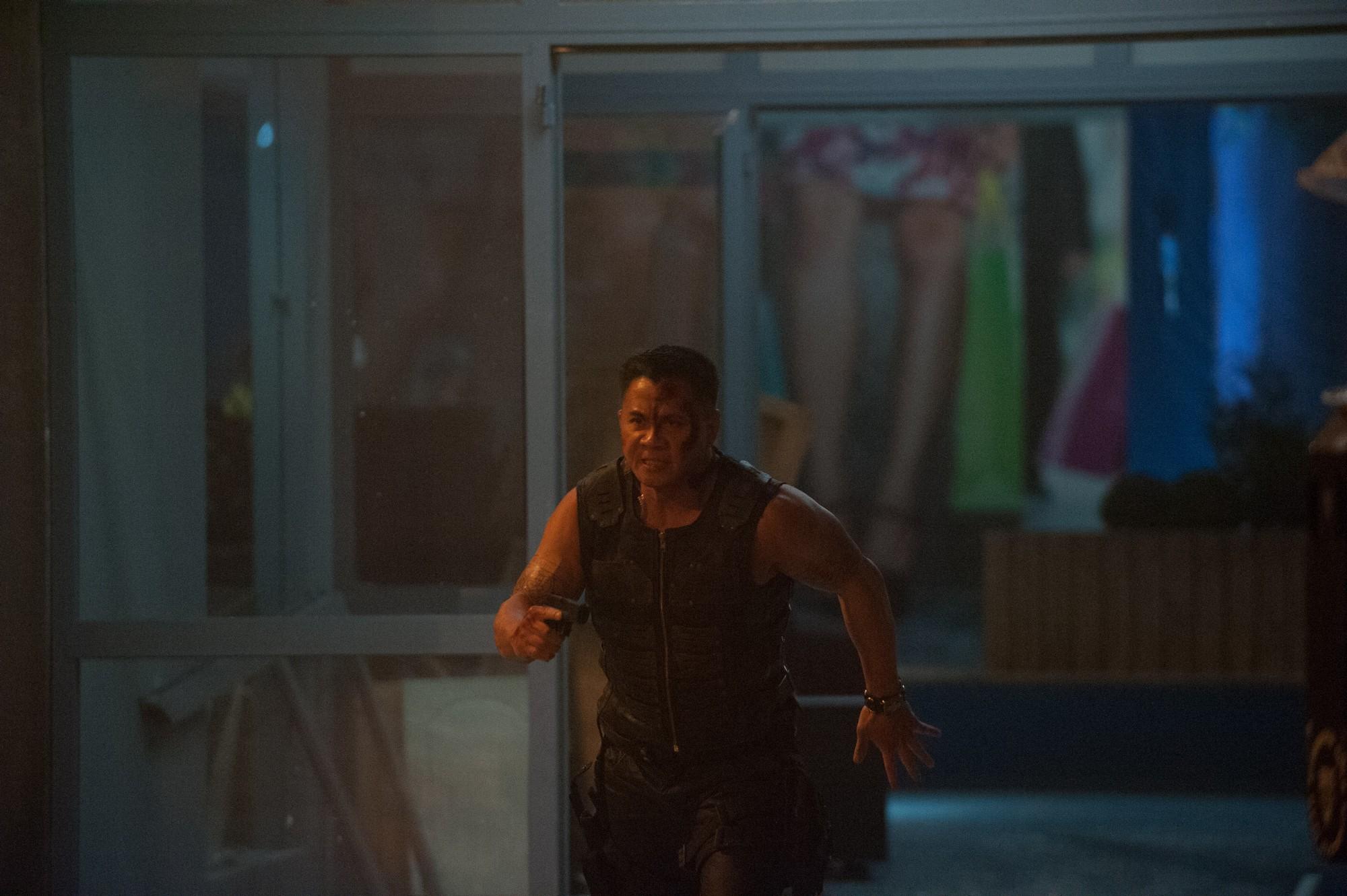 Фото - Охранник: 2000x1331 / 200.61 Кб