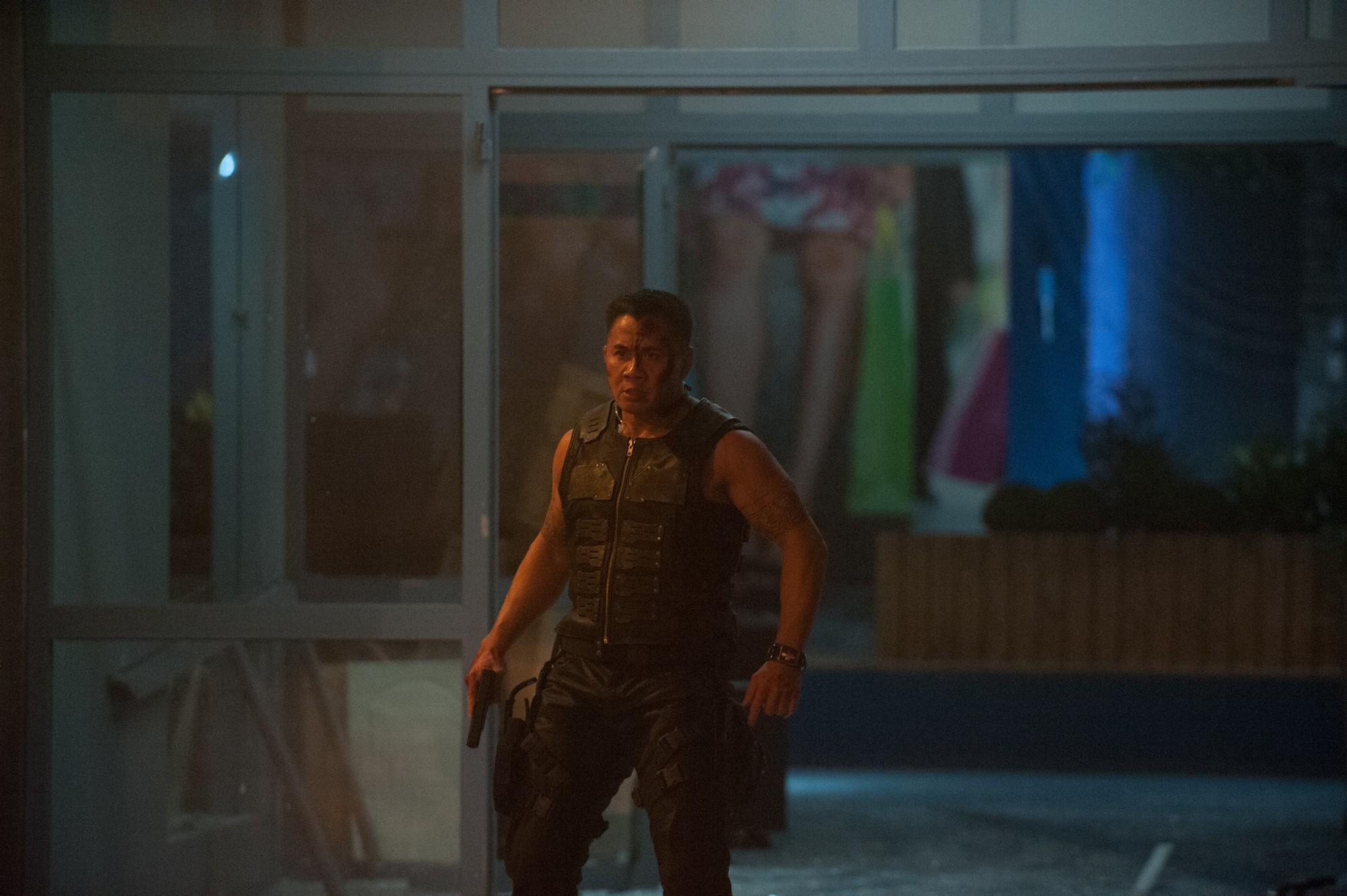 Фото - Охранник: 2000x1331 / 205.32 Кб