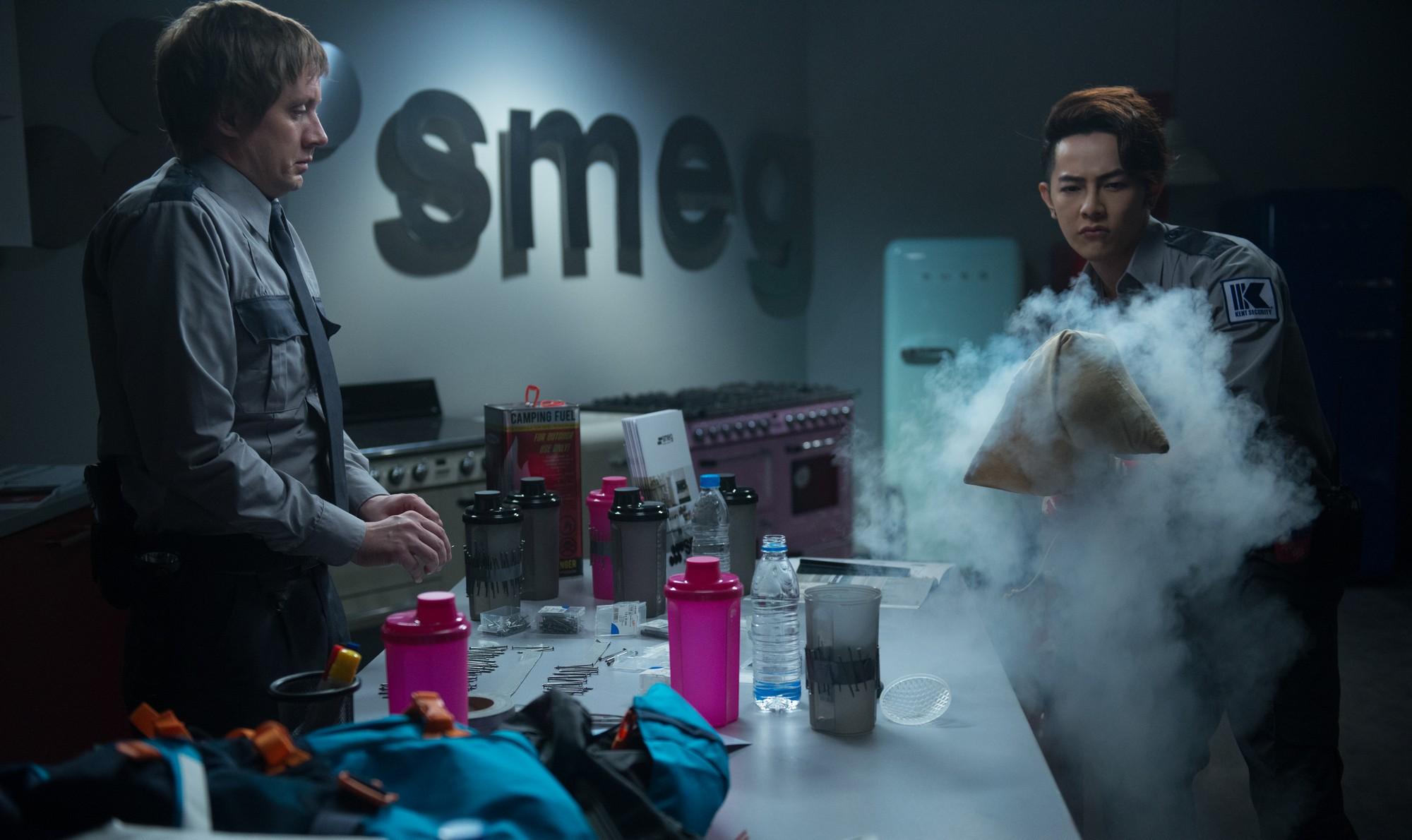 Фото - Охранник: 2000x1190 / 144.72 Кб