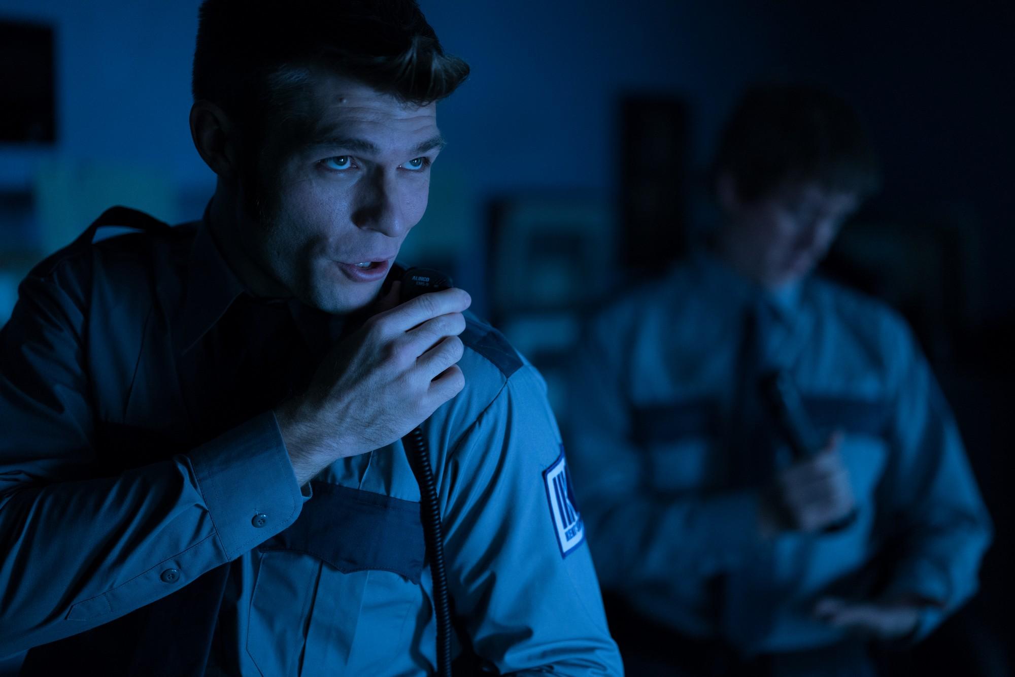 Фото - Охранник: 2000x1334 / 123.12 Кб