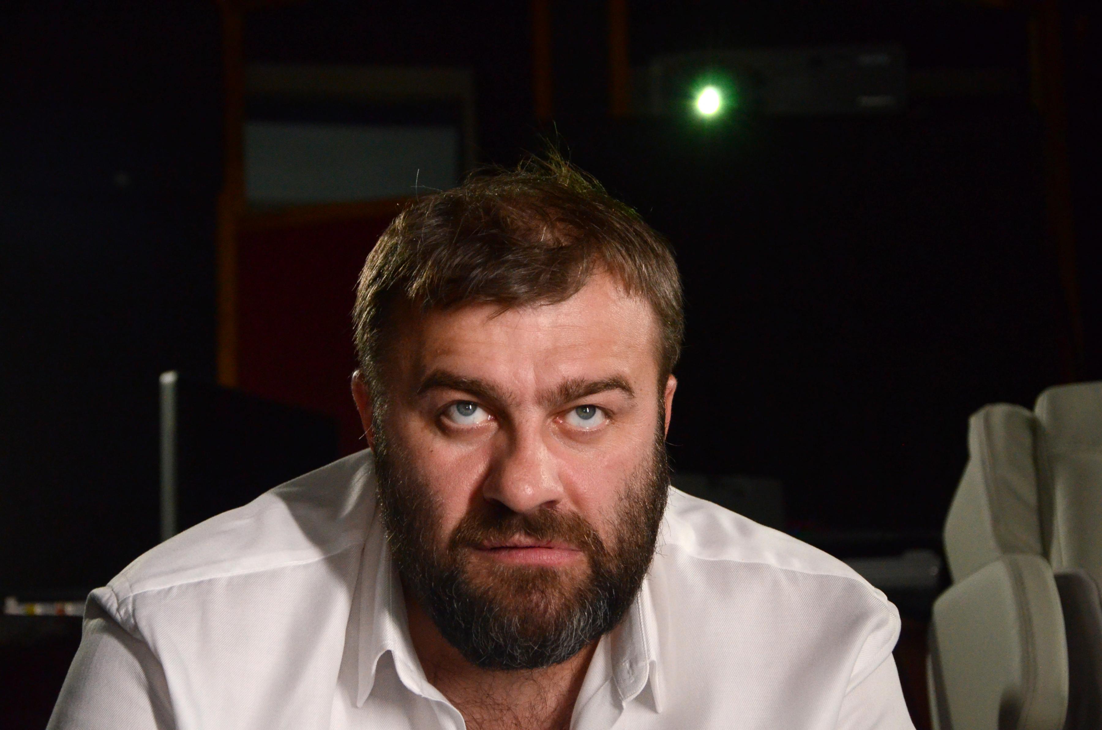 Фото - Тень: 3600x2384 / 476.62 Кб