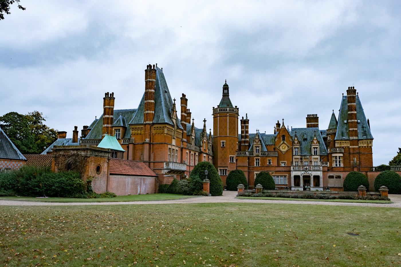 Фото - Скрюченный домишко: 1400x933 / 206.74 Кб