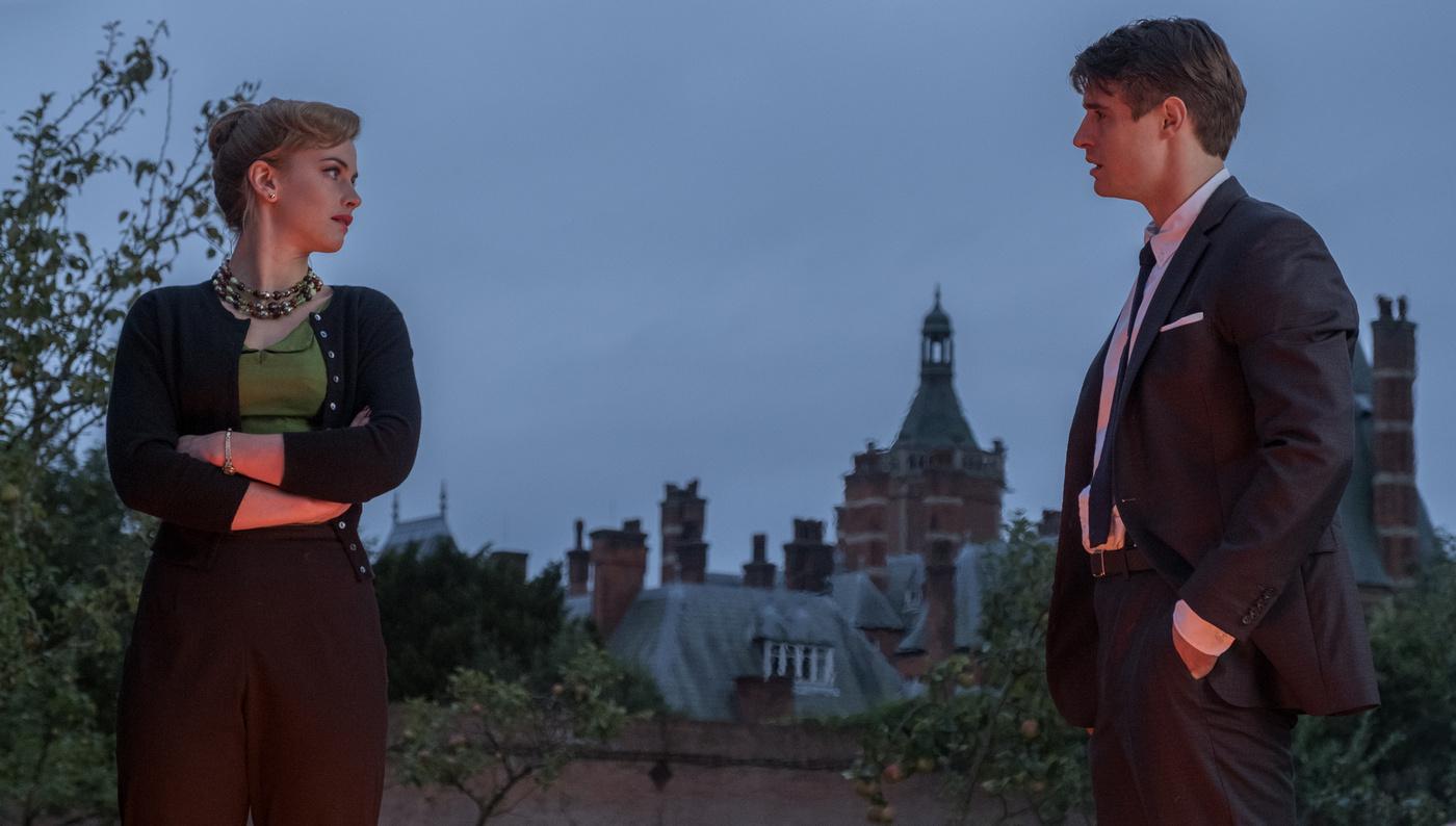 Фото - Скрюченный домишко: 1400x794 / 82.22 Кб