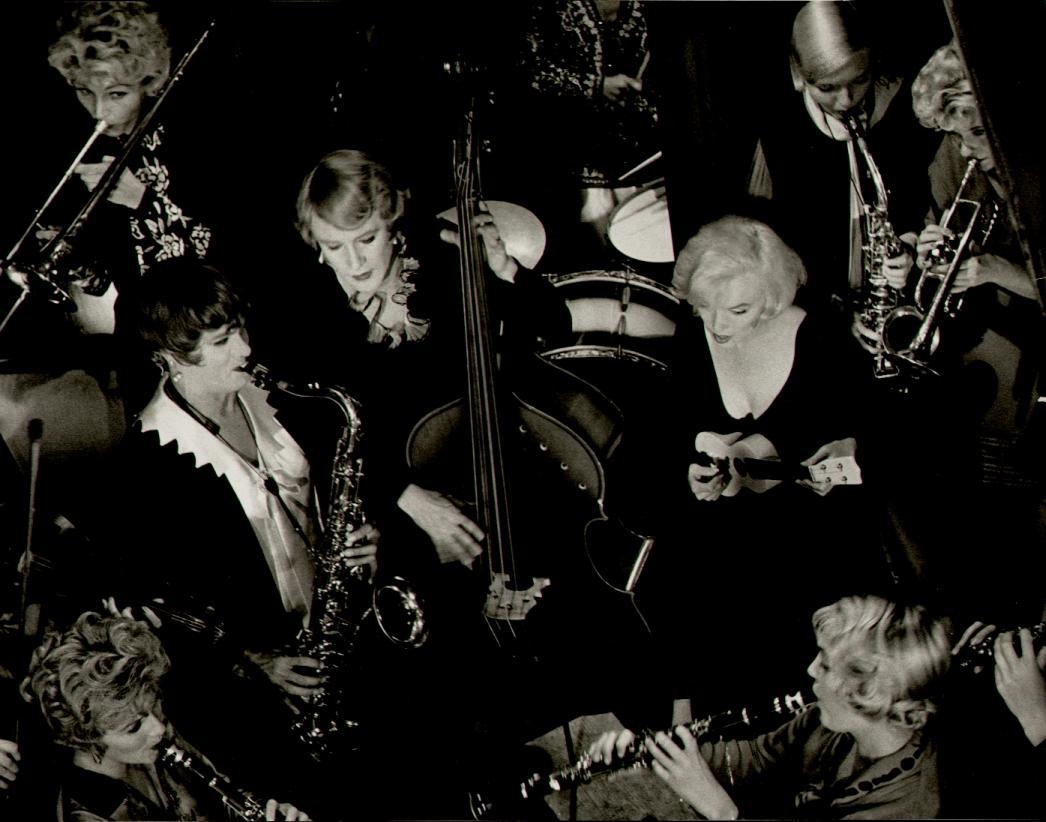 Фото - В джазе только девушки: 1046x822 / 90.3 Кб