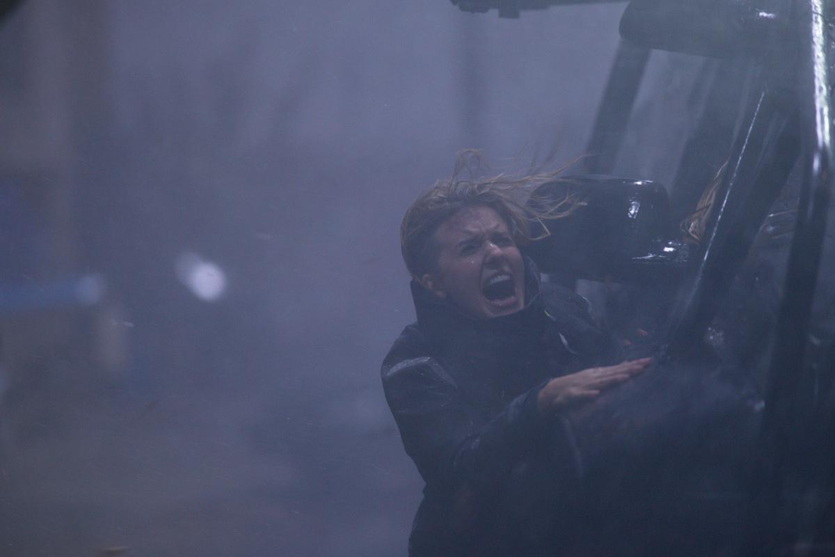 Фото - Ограбление в ураган: 1200x800 / 36.92 Кб