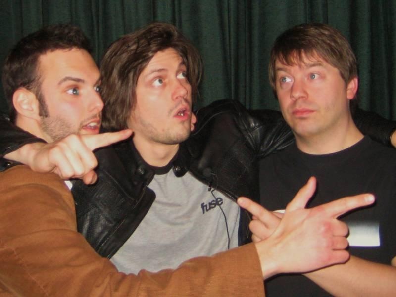 Фото - Городские приматы: 800x600 / 67.62 Кб