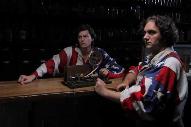 Фото - Городские приматы: 630x420 / 39.87 Кб