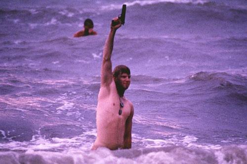 Фото - Тонкая красная линия: 500x333 / 27.04 Кб