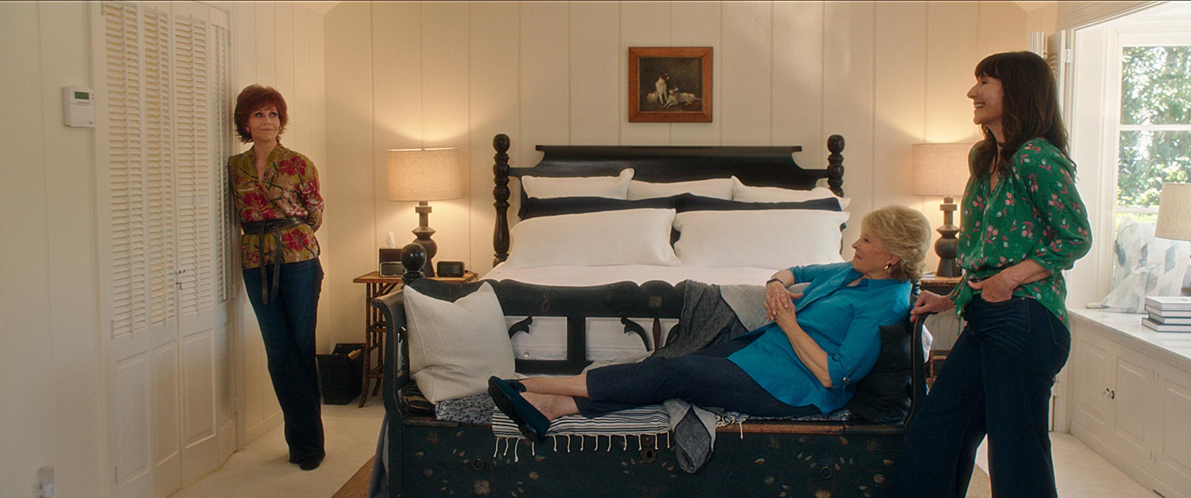 Фото - Книжный клуб: 2400x1005 / 230.76 Кб