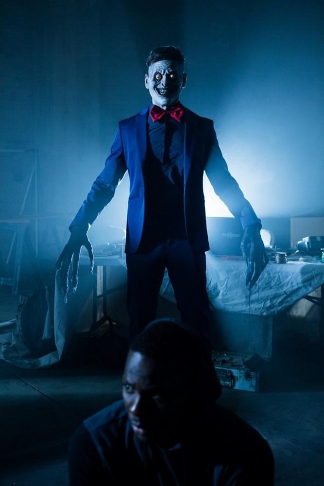 Фото - Осатаневший: 667x1000 / 45.37 Кб