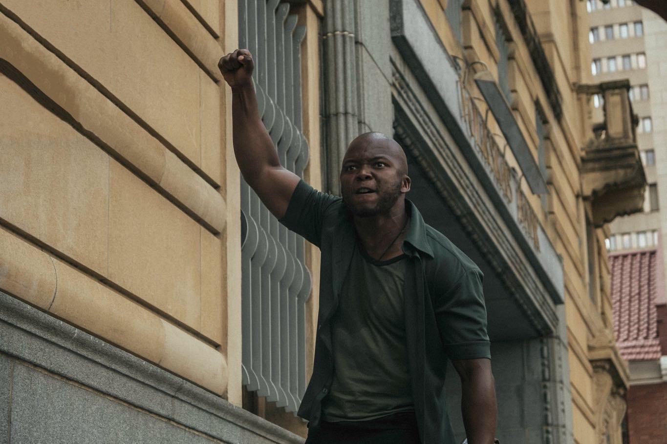 Фото - Осада в Сильвертоне: 1365x910 / 138.39 Кб