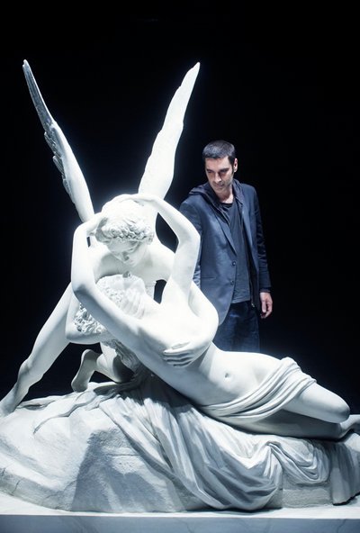 Фото - Worlds Apart: 400x592 / 38 Кб