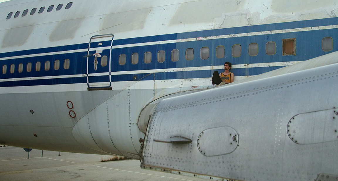 Фото - Worlds Apart: 1152x619 / 160 Кб