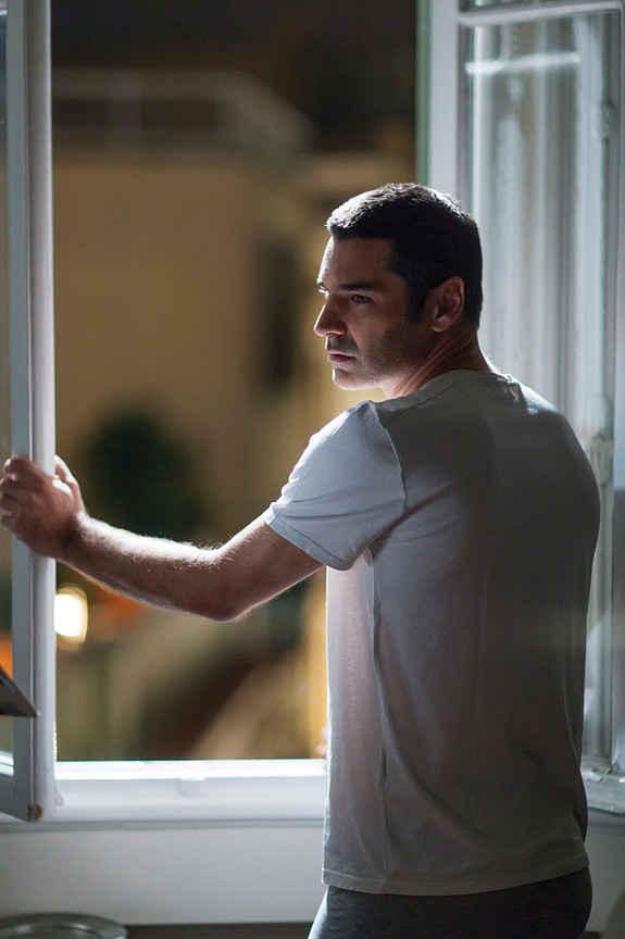 Фото - Worlds Apart: 575x864 / 79 Кб