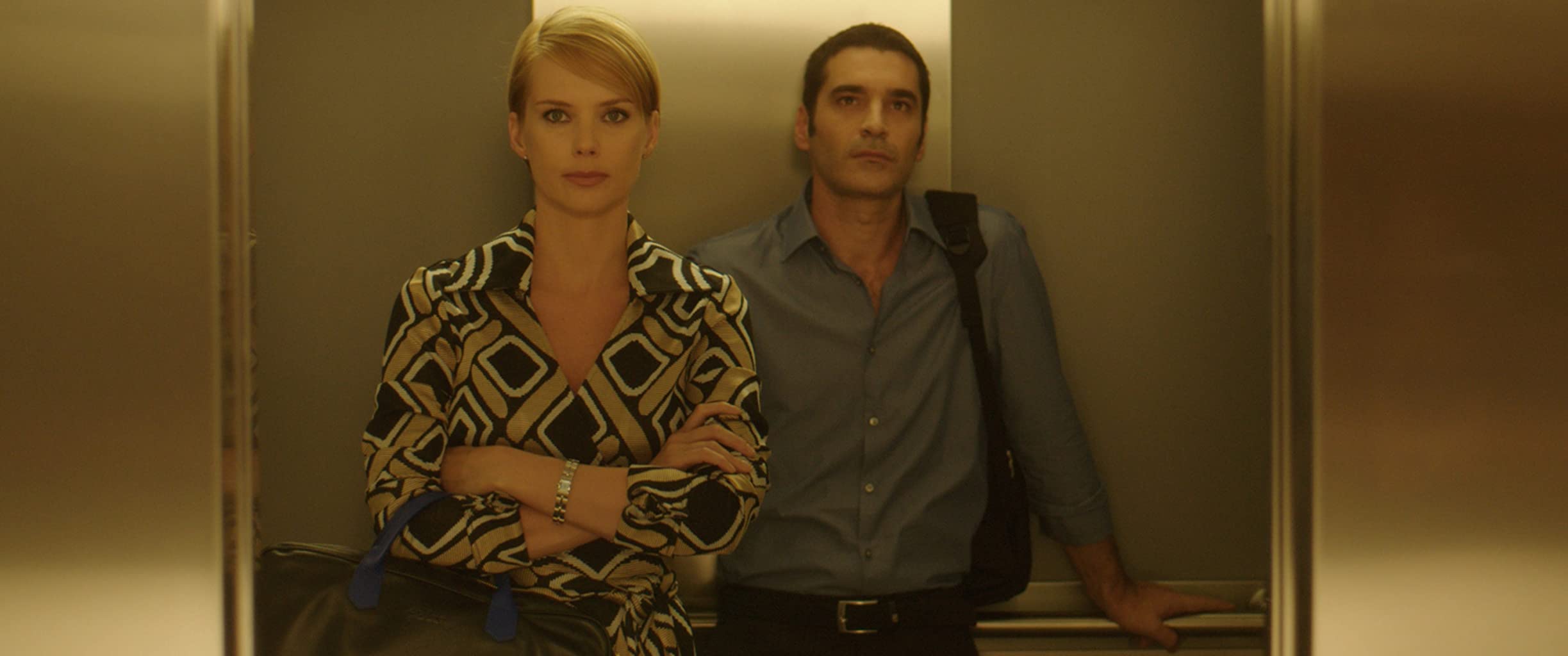 Фото - Worlds Apart: 2447x1024 / 98 Кб