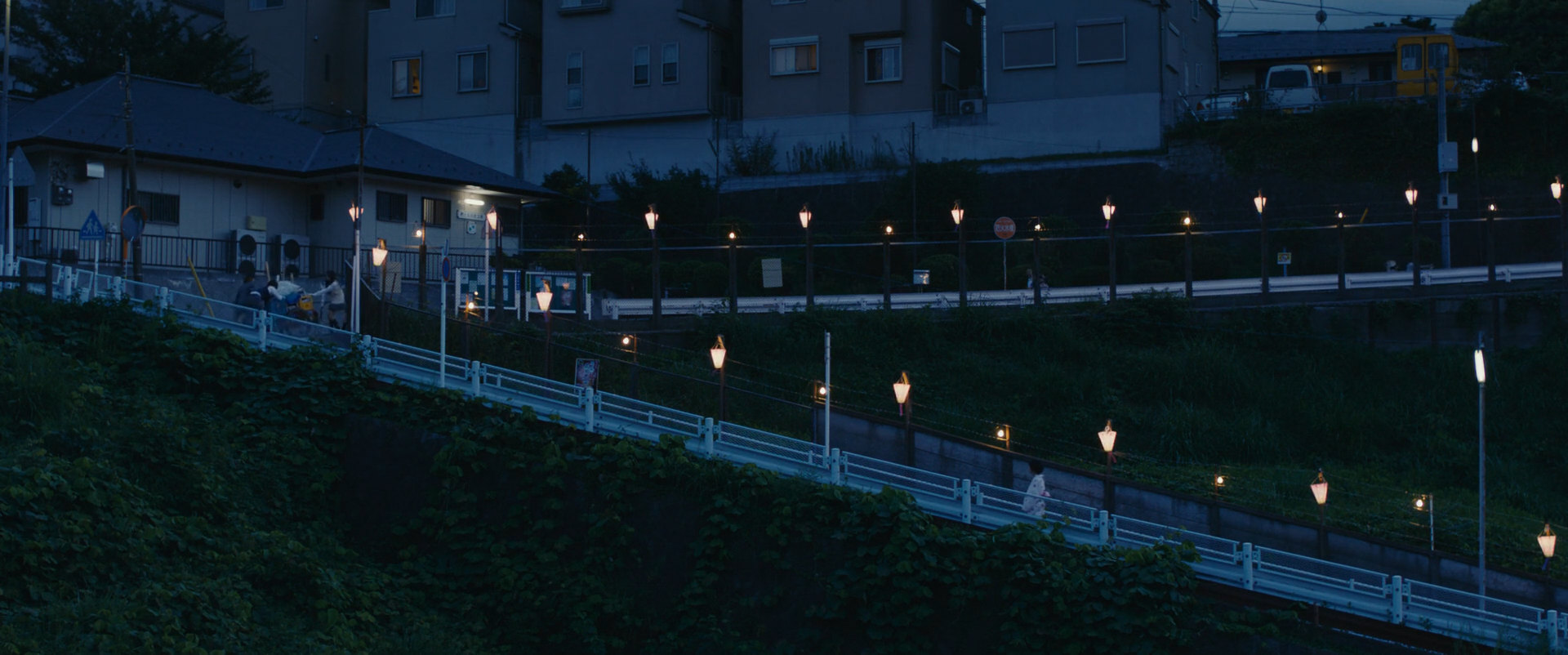 Фото - : 1920x802 / 258 Кб