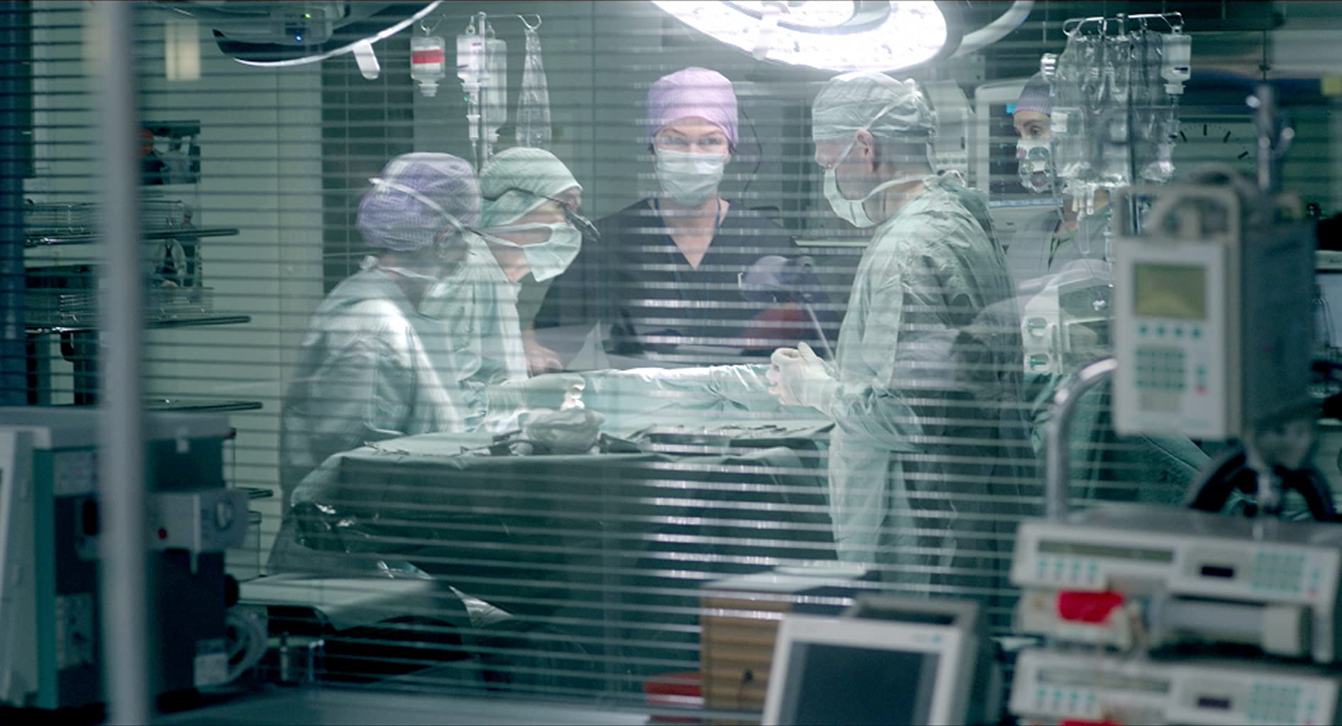 Фото - : 1892x1024 / 154 Кб