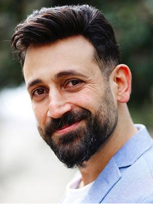 Фото - : 300x400 / 75 Кб