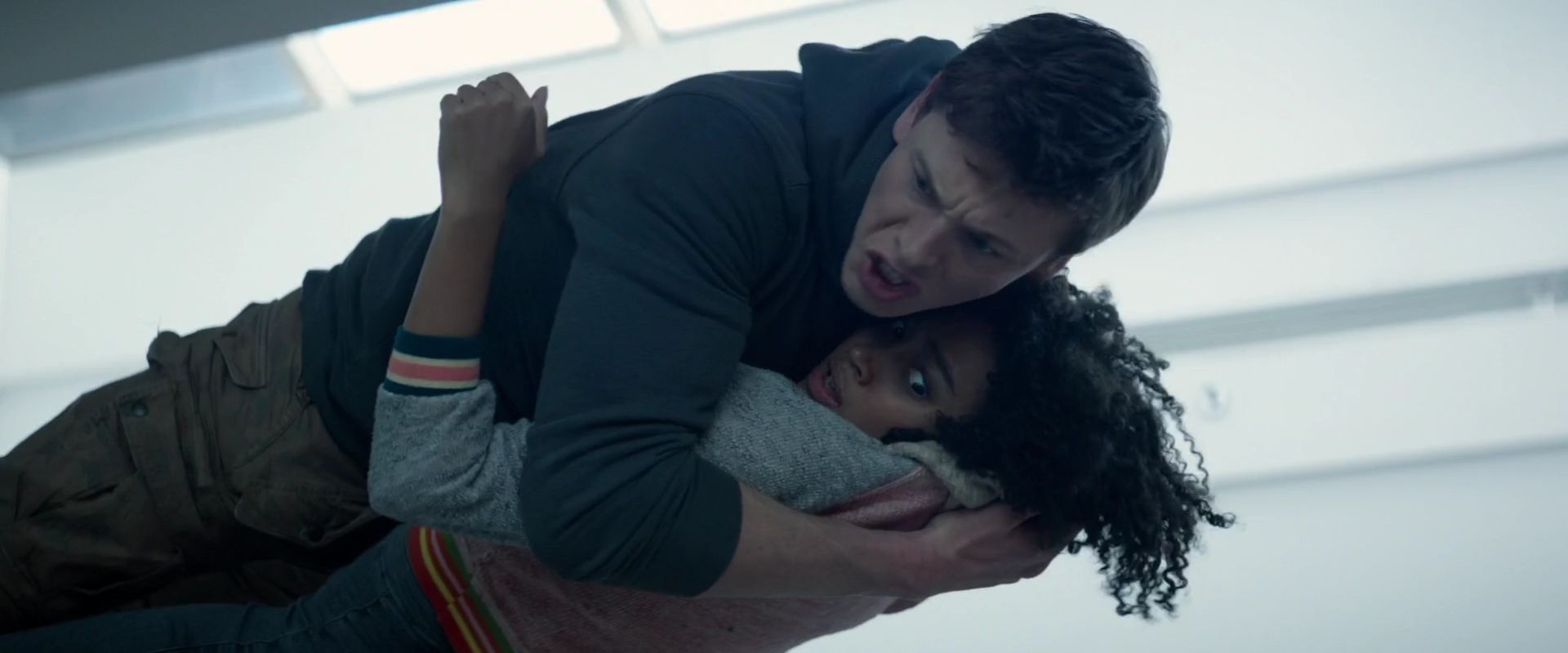 Фото - Темные отражения: 1920x800 / 83 Кб