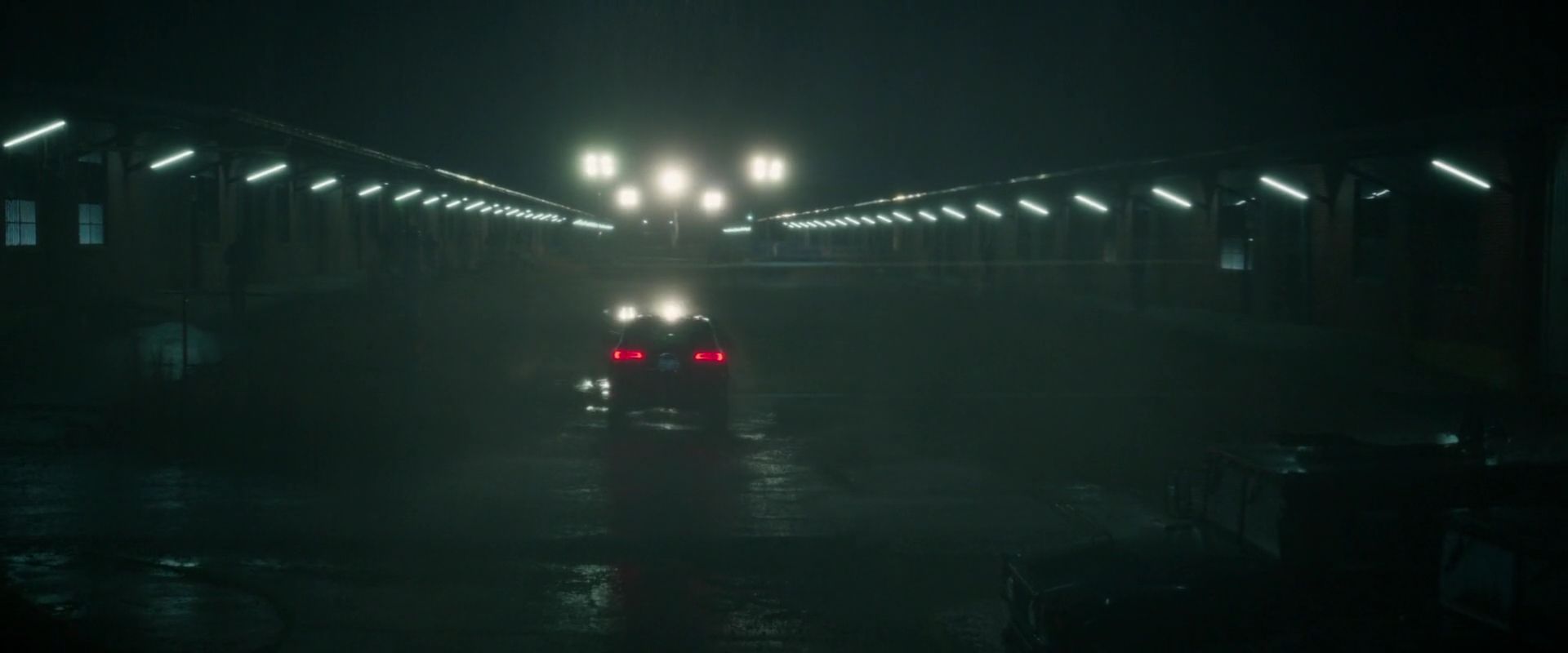 Фото - Темные отражения: 1920x800 / 55 Кб