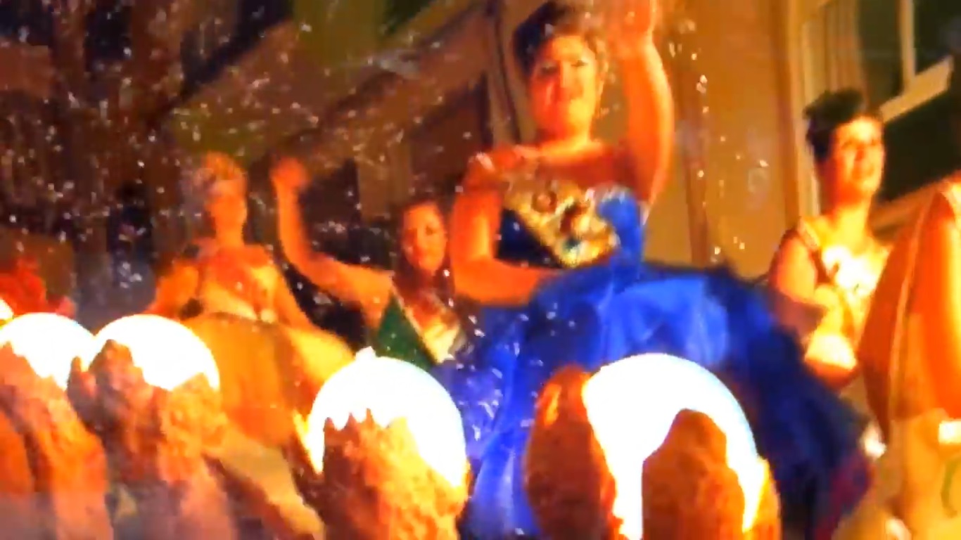 Фото - : 1366x768 / 189 Кб