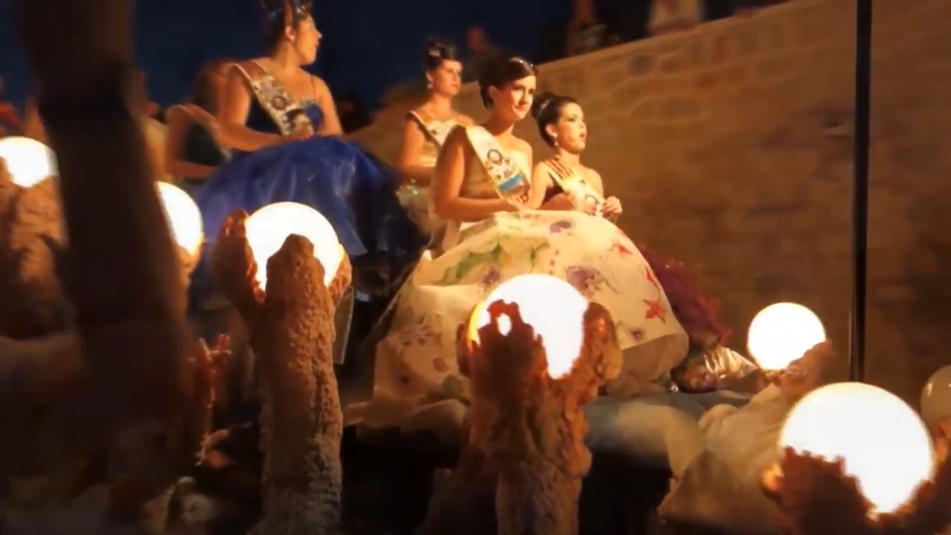 Фото - : 1366x768 / 152 Кб