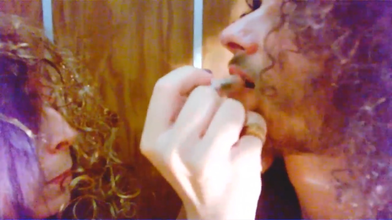 Фото - : 1366x768 / 163 Кб