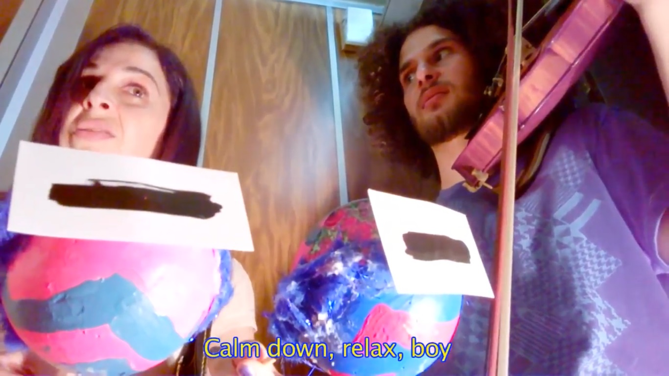 Фото - : 1366x768 / 197 Кб