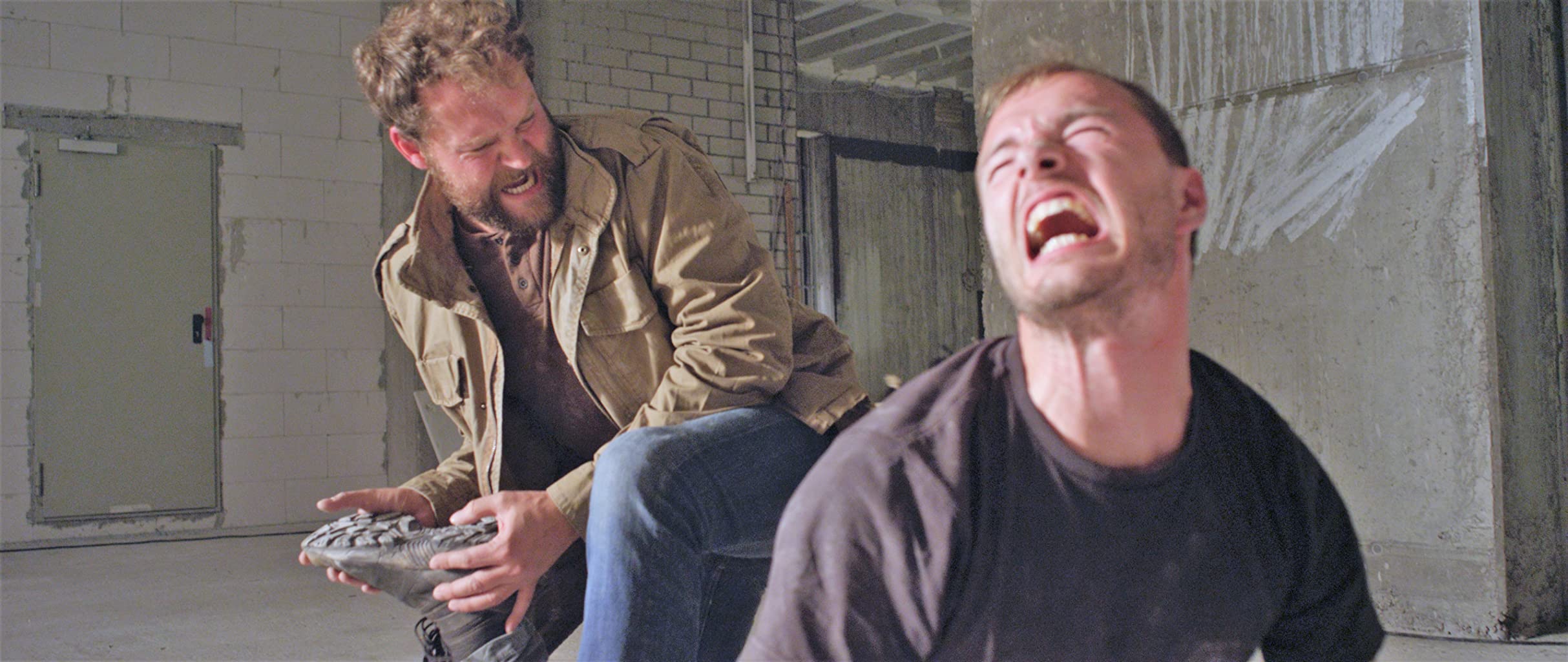 Фото - : 2427x1024 / 235 Кб