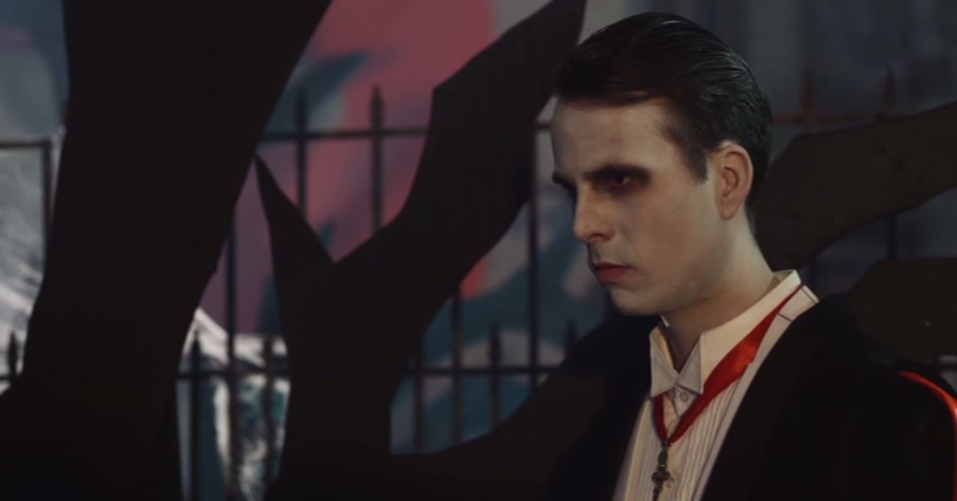 Фото - : 1354x710 / 40 Кб