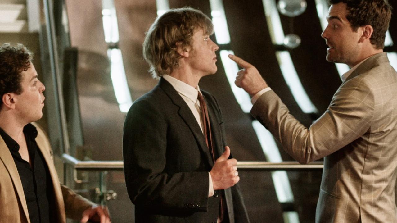 Фото - : 1279x718 / 105 Кб